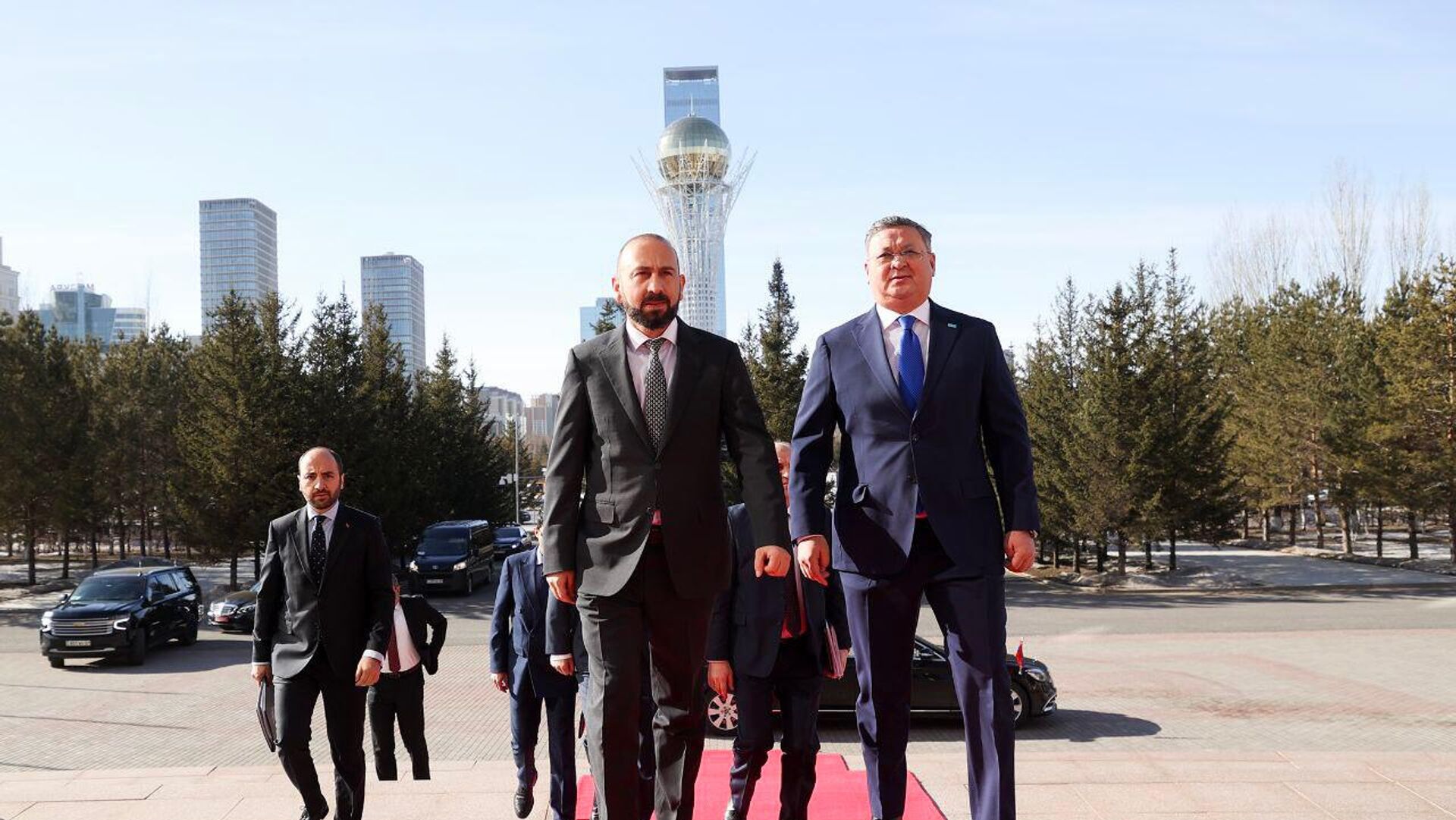 Արարատ Միրզոյանն Աստանայում առանձնազրույց է ունեցել ղազախ գործընկերոջ հետ Արարատ Միրզոյանն Աստանայում առանձնազրույց է ունեցել ղազախ գործընկերոջ հետ - Sputnik Արմենիա, 1920, 27.03.2025
