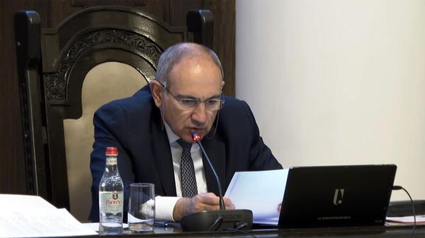 Премьер-министр Никол Пашинян на очередном заседании правительства (27 марта 2025). Еревaн - Sputnik Армения