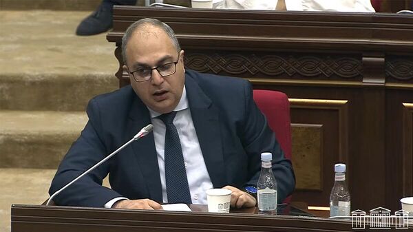 Депутат Владимир Варданян на очередном заседании НС (27 марта 2025). Еревaн - Sputnik Армения