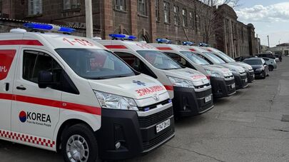 Министр здравоохранения Анаит Аванесян присутствовала на церемонии передачи новых машин скорой помощи на станции Республиканской скорой помощи (28 марта 2025). Гюмри