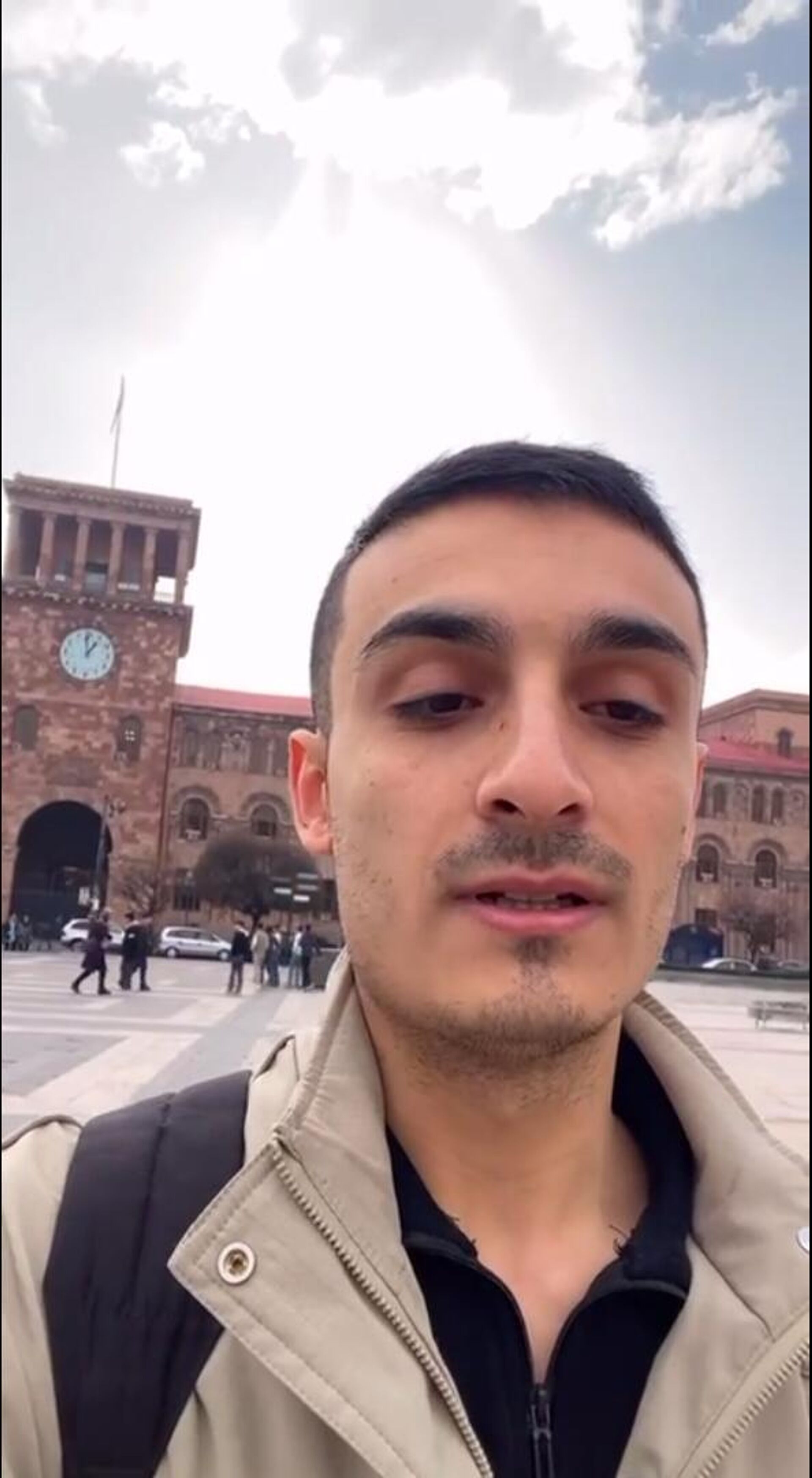 Скрин с видео турецкого блогера с площади Республики в Ереване - Sputnik Армения, 1920, 31.03.2025