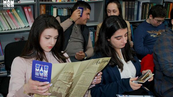 Торжественная церемония вручения сертификатов выпускникам Школы гидов (31 марта 2025 ). Гюмри - Sputnik Армения