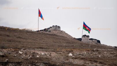 Азербайджанский пост рядом с постом ВС Армении у села Хнацах в Сюнике
