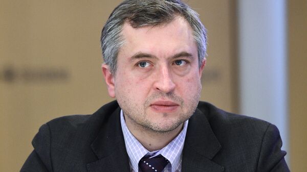 Круглый стол Нарушение прав журналистов от Украины до Великобритании - Sputnik Армения