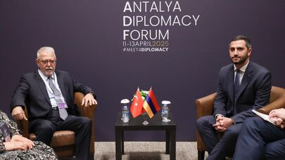 Спецпредставители процесса урегулирования между Арменией и Турцией вице-спикер Национального собрания Армении Рубен Рубинян и посол Сердар Кылыч провели встречу на дипломатическом форуме (11 апреля 2025). Анталья