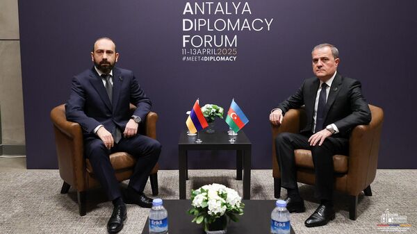 Արարատ Միրզոյանի ու Ջեյհուն Բայրամովի հանդիպումը Անթալիայում - Sputnik Արմենիա