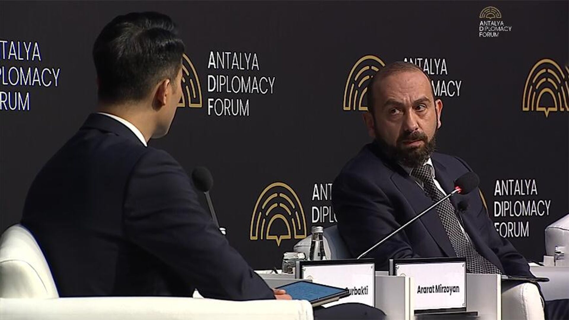 Министр иностранных дел Армении Арарат Мирзоян на панельной дискуссии в рамках Анталийского дипломатического форума (12 апреля 2025). Анталья Министр иностранных дел Армении Арарат Мирзоян на панельной дискуссии в рамках Анталийского дипломатического форума (12 апреля 2025). Анталья - Sputnik Армения, 1920, 12.04.2025