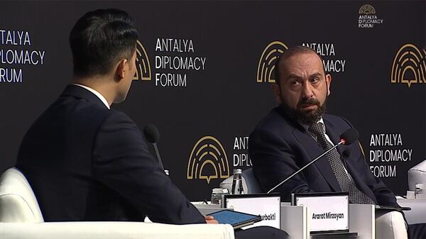 Министр иностранных дел Армении Арарат Мирзоян на панельной дискуссии в рамках Анталийского дипломатического форума (12 апреля 2025). Анталья - Sputnik Армения