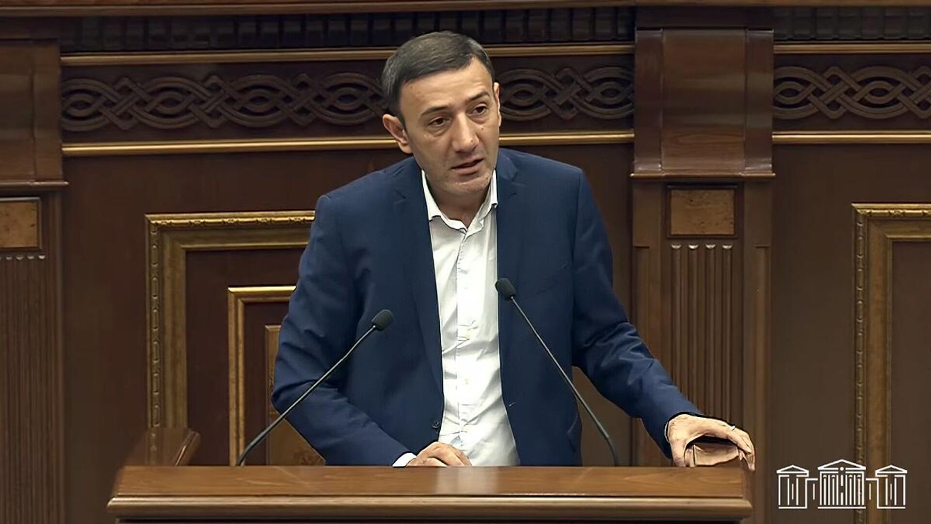 Депутат Бабкен Тунян во время очередного заседания Национального собрания РА (15 апреля 2025). Еревaн Депутат Бабкен Тунян во время очередного заседания Национального собрания РА (15 апреля 2025). Еревaн - Sputnik Армения, 1920, 19.06.2025