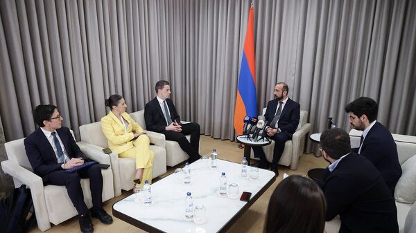 Հարցազրույցի ժամանակ - Sputnik Արմենիա