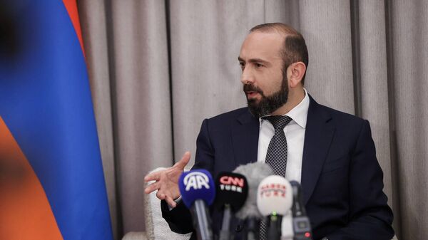 Министр иностранных дел Армении Арарат Мирзоян дает интервью турецким СМИ - Sputnik Армения