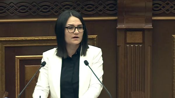 Замминистра ОНКС Асмик Авагян во время очередного заседания НС (18 апреля 2025). Еревaн - Sputnik Армения