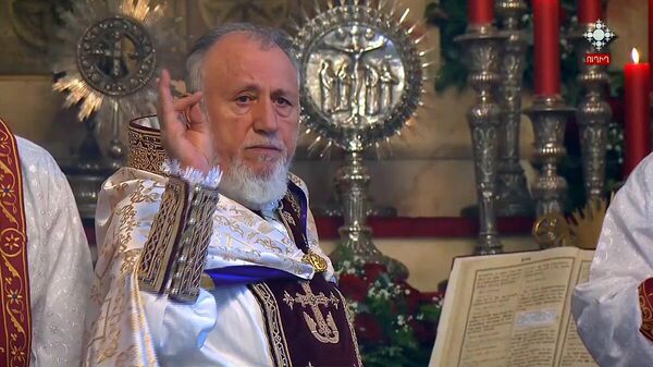 Католикос Гарегин Второй на праздничной литургии в Эчмиадзине (20 апреля 2025). Вагаршапат - Sputnik Армения