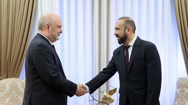 Արարատ Միրզոյանը և Ֆերիդուն Սինիրլիողլուն - Sputnik Արմենիա