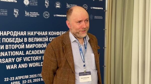 На Западе не помнят, что СССР внес значимый вклад в Победу в ВОВ: профессор Александр Хилл - Sputnik Армения