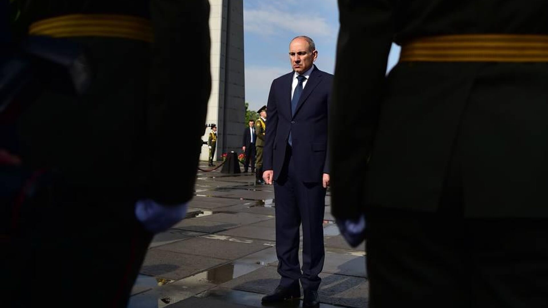 Премьер-министр Никол Пашинян в мемориальном комплексе Цицернакаберд (24 апреля 2025). Еревaн Премьер-министр Никол Пашинян в мемориальном комплексе Цицернакаберд (24 апреля 2025). Еревaн - Sputnik Армения, 1920, 24.04.2025