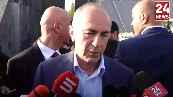 Դրոշ այրելը քննադատում են նրանք, ովքեր 2015-ին ՌԴ դրոշն էին փորձում վառել. Ռոբերտ Քոչարյան - Sputnik Արմենիա