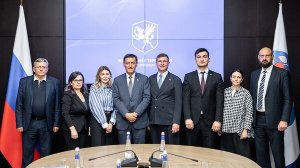 Делегация, возглавляемая замминистра ОНКС РА Артуром Мартиросяном, по приглашению и в сопровождении замминистра просвещения РФ Андрея Корнеева посетила образовательный центр Сириус (25 апреля 2025). Сочи - Sputnik Армения