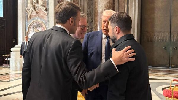 Встреча Дональда Трампа с Владимиром Зеленским перед церемонией прощания с папой Римским (26 апреля 2025). Ватикан - Sputnik Армения