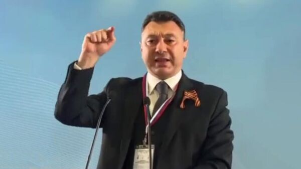 Կեցցե ազատությունը և ԼՂ ժողովուրդը. ադրբեջանցիները փորձել են ընդհատել Շարմազանովի ելույթը - Sputnik Արմենիա