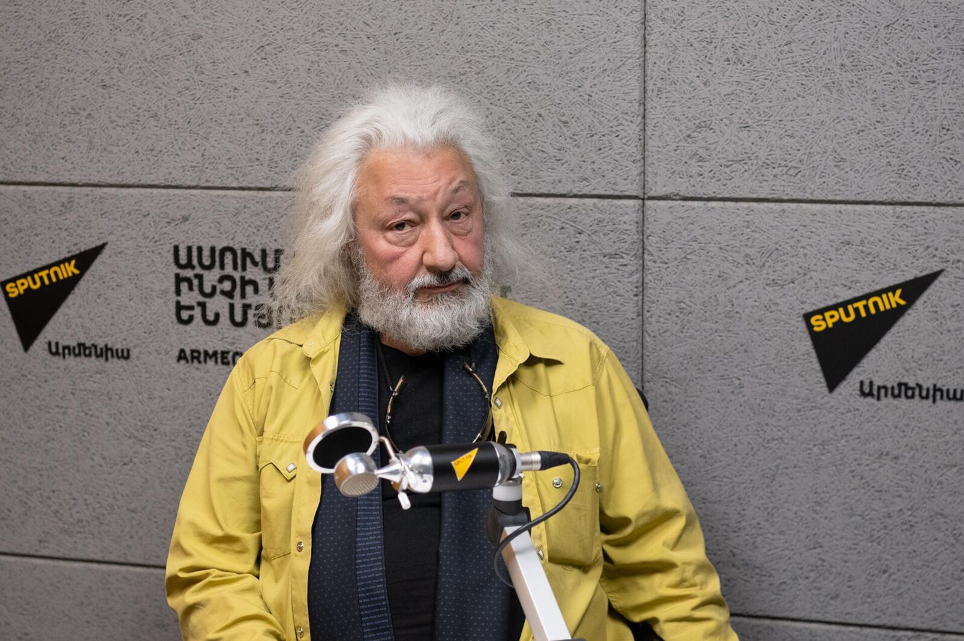 Внук Анастаса Микояна, советский и российский музыкант, композитор и продюсер, художник и фотограф, режиссёр театра и кино, создатель и лидер рок-группы Цветы Стас Намин в гостях радио Sputnik (29 апреля 2025). Еревaн - Sputnik Արմենիա, 1920, 20.06.2025