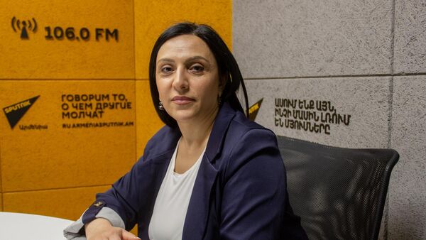 Председатель Конфедерации профсоюзов Армении Элен Манасерян в гостях радио Sputnik - Sputnik Армения