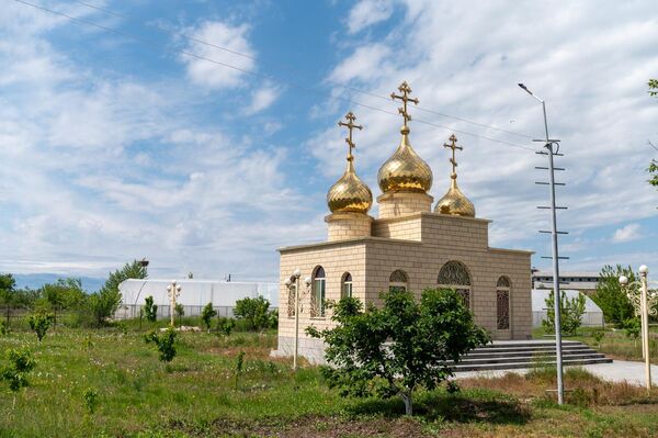 Православная церковь в селе Ерасхаун, построенная езидом-огнепоклонником Православная церковь в селе Ерасхаун, построенная езидом-огнепоклонником - Sputnik Армения