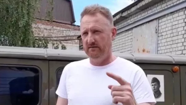 Журналист RT Чей Боуз - Sputnik Армения
