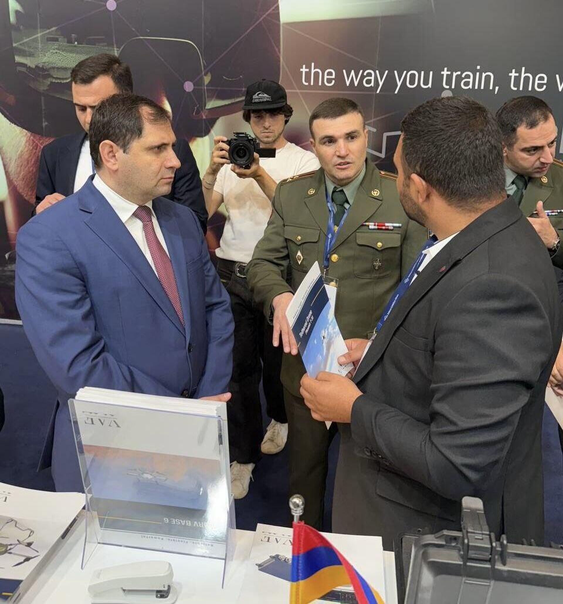 В рамках рабочего визита в Грецию министр обороны Сурен Папикян принял участие в торжественной церемонии открытия международной оборонной выставки DEFEA-2025 (6 мая 2025). Афины В рамках рабочего визита в Грецию министр обороны Сурен Папикян принял участие в торжественной церемонии открытия международной оборонной выставки DEFEA-2025 (6 мая 2025). Афины - Sputnik Արմենիա, 1920, 06.05.2025