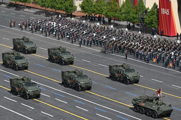 Бронетранспортер БТР-82А и бронеавтомобили ЗА-СпН &quot;Титан&quot;  - Sputnik Армения