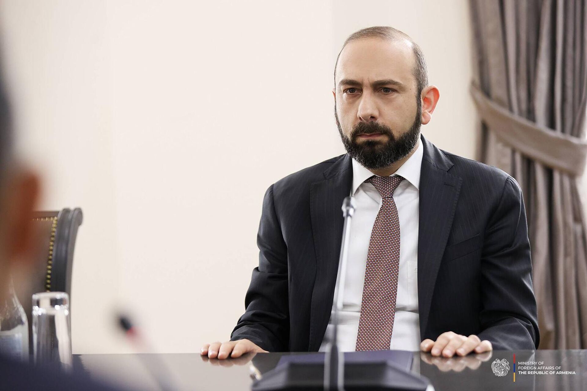 Министр иностранных дел Армении Арарат Мирзоян принял нового посла Китайской Народной Республики Ли Синвэя (12 мая 2025). Еревaн Министр иностранных дел Армении Арарат Мирзоян принял нового посла Китайской Народной Республики Ли Синвэя (12 мая 2025). Еревaн - Sputnik Армения, 1920, 12.05.2025