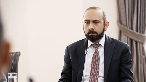 Министр иностранных дел Армении Арарат Мирзоян принял нового посла Китайской Народной Республики Ли Синвэя (12 мая 2025). Еревaн - Sputnik Армения
