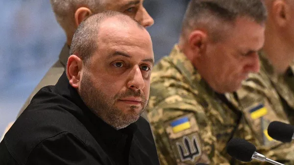 Министр обороны Украины Рустем Умеров на переговорах между делегациями России и Украины (16 мая 2025). Стамбул - Sputnik Армения