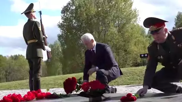 Глава Минобороны Белоусов и военная делегация РФ посетили мемориальный комплекс Хатынь - Sputnik Армения