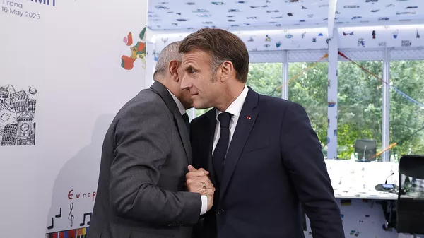 Премьер-министр Никол Пашинян встретился с президентом Французской Республики Эммануэлем Макроном (16 мая 2025). Тирана - Sputnik Армения