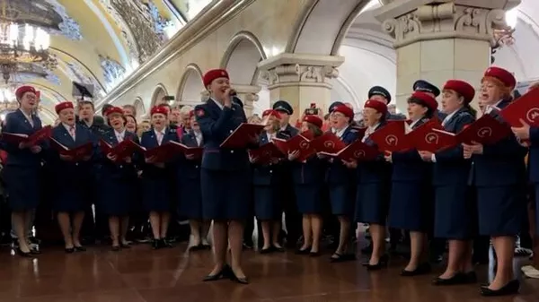 Парад поездов в честь 90-летия метро Москвы на станции Комсомольская  - Sputnik Армения