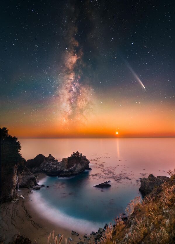Starlit Ocean: A Comet, the setting Venus, the Milky Way, and McWay Falls, լուսանկարիչ՝ Xingyang Cai - Sputnik Արմենիա