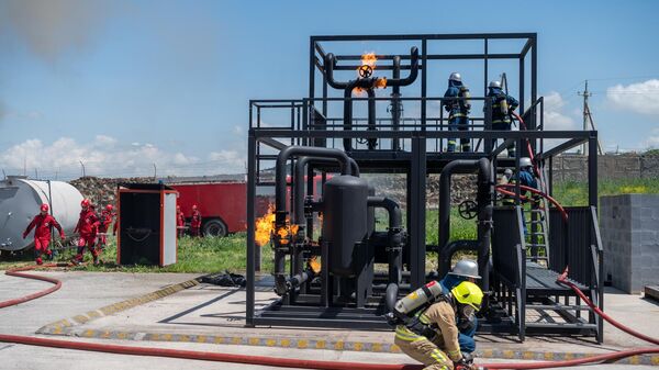 Ռուս-հայկական մարդասիրական արձագանքման կենտրոնի 10-ամյակին նվիրված միջազգային ցուցադրական վարժանքներ և հրշեջ-փրկարարական տեխնիկայի և տեխնոլոգիաների ցուցահանդես - Sputnik Արմենիա