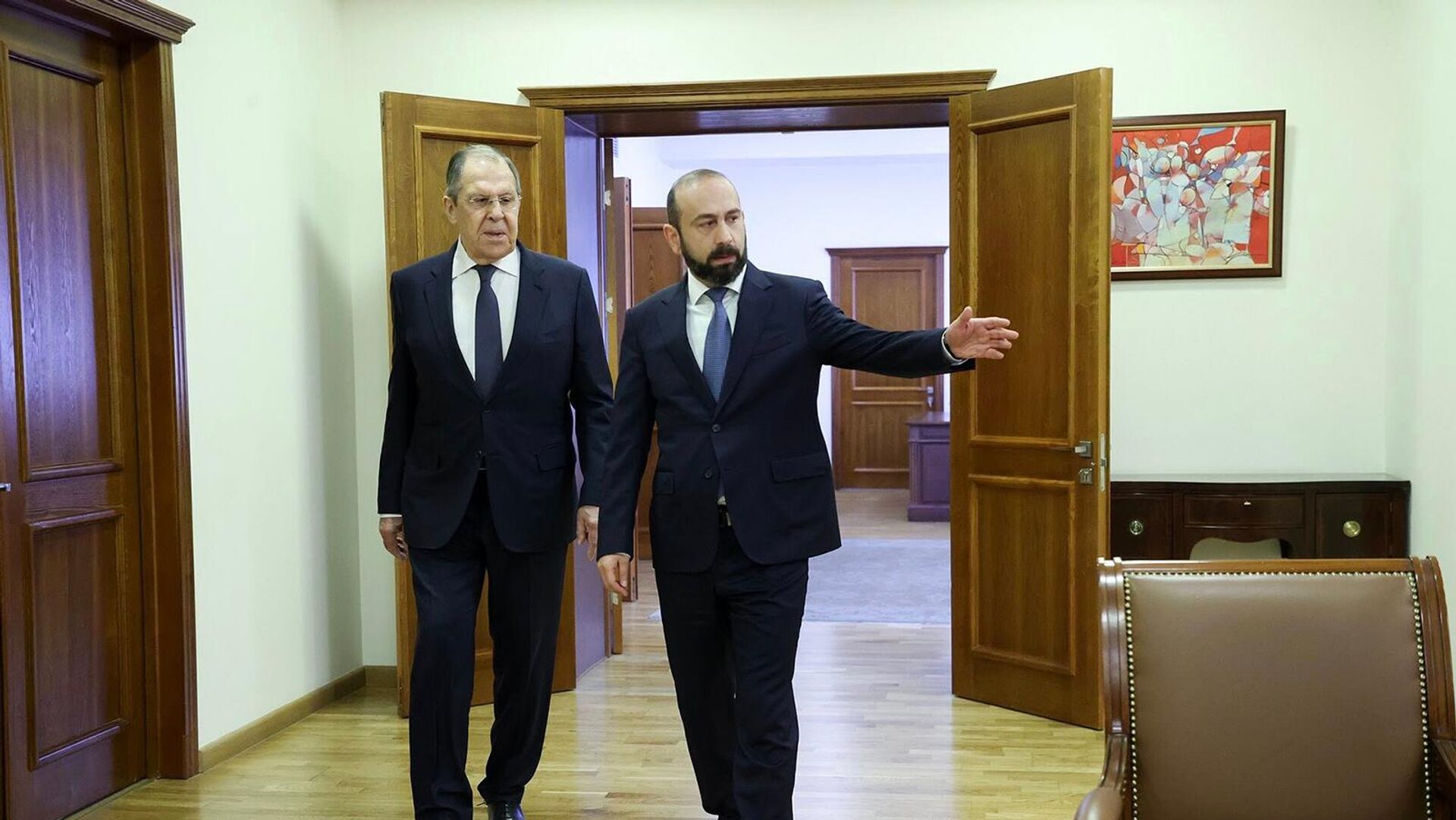 Встреча министров иностранных дел РА и РФ Арарата Мирзояна и Сергея Лаврова в формате тет-а-тет (21 мая 2025). Еревaн Встреча министров иностранных дел РА и РФ Арарата Мирзояна и Сергея Лаврова в формате тет-а-тет (21 мая 2025). Еревaн - Sputnik Армения, 1920, 21.05.2025