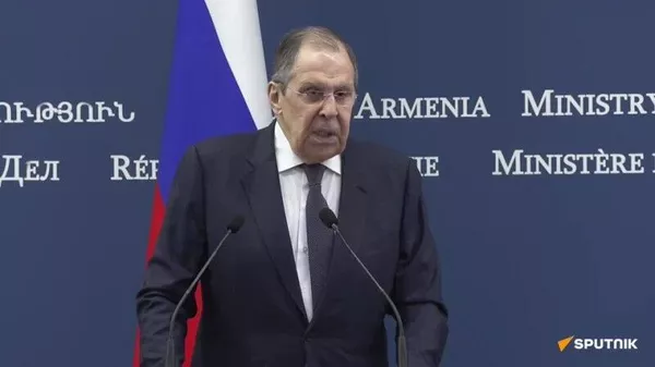 Армения все годы, после обретения независимости, использовала российское оружие - Лавров - Sputnik Армения