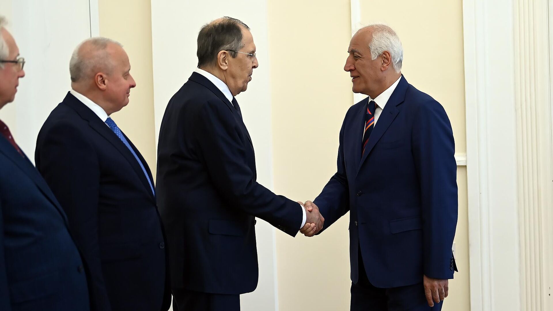 Президент Ваагн Хачатурян принял главу МИД РФ Сергея Лаврова (21 мая 2025). Еревaн Президент Ваагн Хачатурян принял главу МИД РФ Сергея Лаврова (21 мая 2025). Еревaн - Sputnik Армения, 1920, 21.05.2025