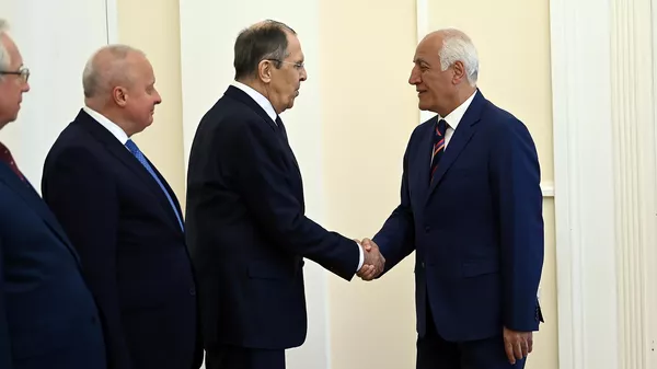 Президент Ваагн Хачатурян принял главу МИД РФ Сергея Лаврова (21 мая 2025). Еревaн - Sputnik Армения