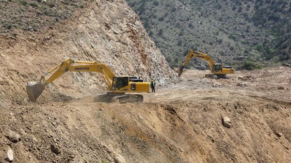 Строительство дороги Шванидзор-Нрнадзор в Сюнике - Sputnik Армения