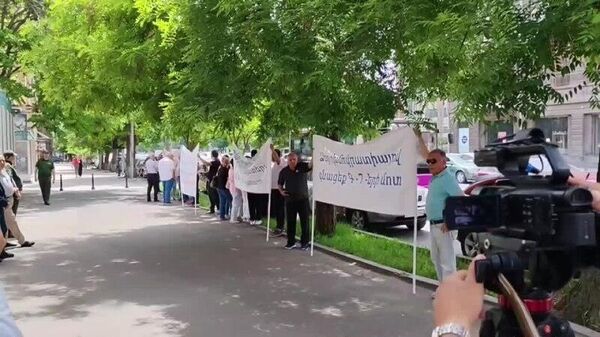 У посольства Франции в Ереване проходит акция протеста - Sputnik Армения