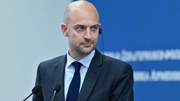 Главы МИД Армении и Франции Арарат Мирзоян и Жан-Ноэль Барро на пресс-конференции по итогам встречи (26 мая 2025). Еревaн - Sputnik Արմենիա