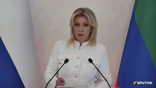Этот гуманитарный вопрос находится в сфере внимания российской страны: Захарова о помощи вынужденным переселенцам из Карабаха - Sputnik Армения