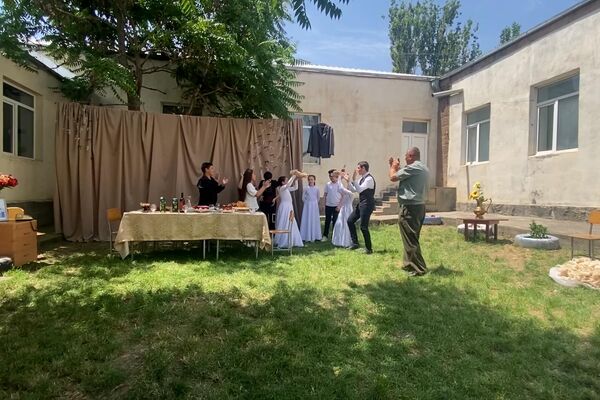 «Հարսնացուն հյուսիսից» ներկայացումը՝ Արտիմետում «Հարսնացուն հյուսիսից» ներկայացումը՝ Արտիմետում - Sputnik Արմենիա