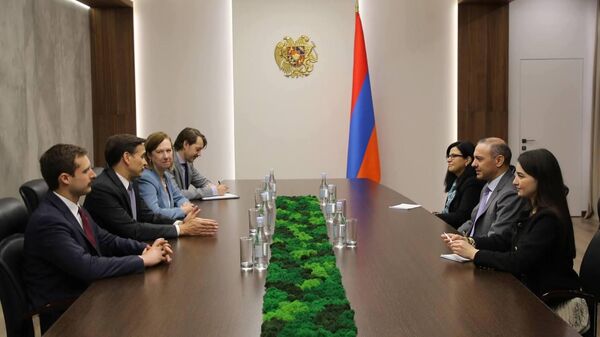 Արմեն Գրիգորյանն ընդունել է ԱՄՆ Պետքարտուղարի Եվրոպայի և Եվրասիայի հարցերով փոխտեղակալ Ջոշուա Հաքին - Sputnik Արմենիա