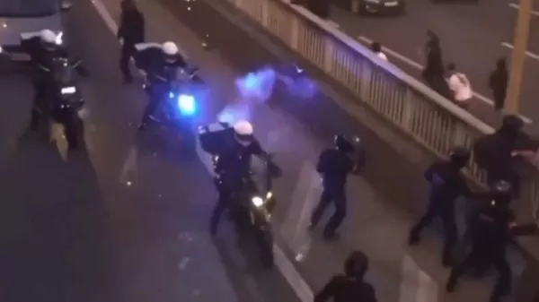 Во Франции два человека погибли, 192 пострадали в ходе беспорядков после победы ПСЖ в Лиге чемпионов - Sputnik Армения