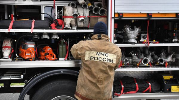 Сотрудник МЧС РФ - Sputnik Армения